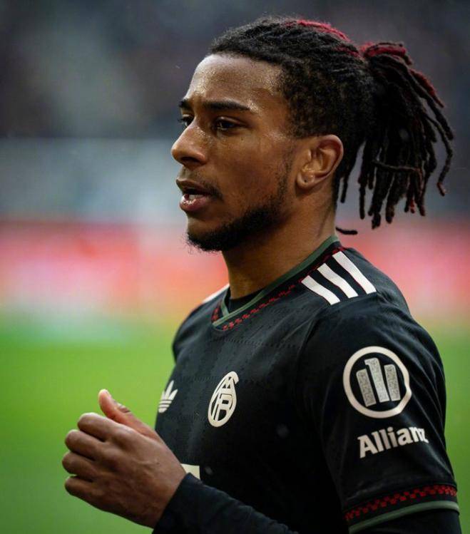 凯恩哑火无缘11连斩，17岁天才连场世界波，拜仁3-0门兴刷爆德甲纪录